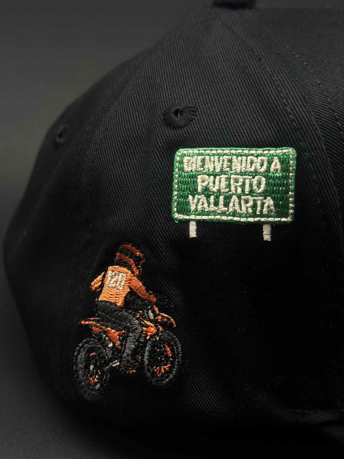 120 HATS " VAN A QUERER MAS "