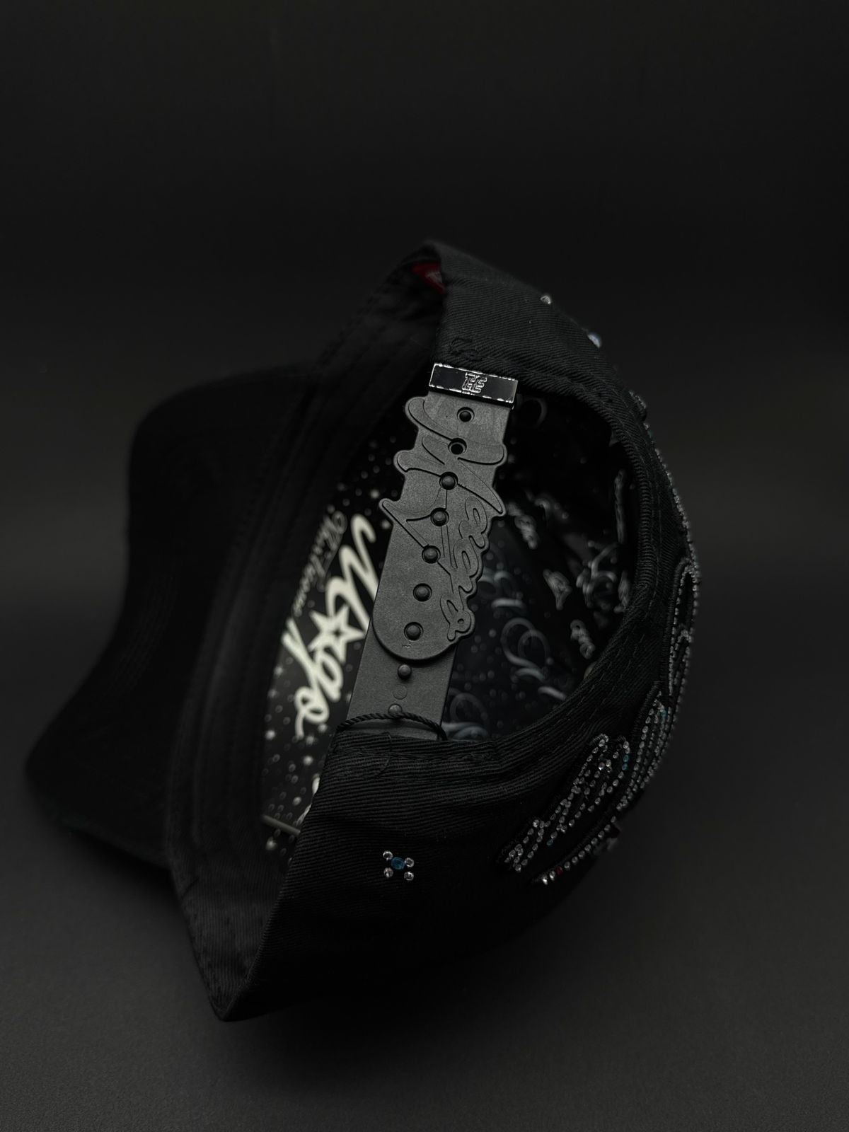 THIRTY ONE HATS " EL MAGO UNIVERSE "