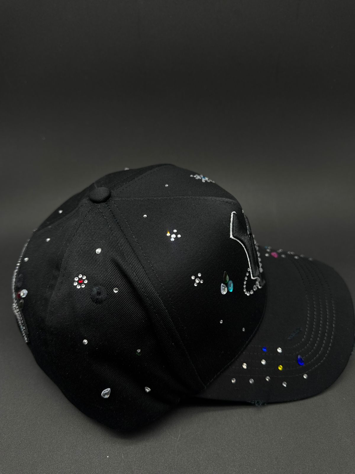 THIRTY ONE HATS " EL MAGO UNIVERSE "