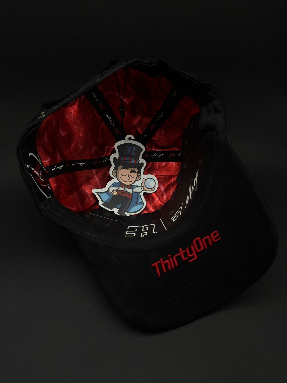 THIRTY ONE HATS MAGO RED