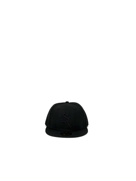 NEW ERA "CHICAGO WHITE SOX BLACK ON BLACK 59FIFTY"