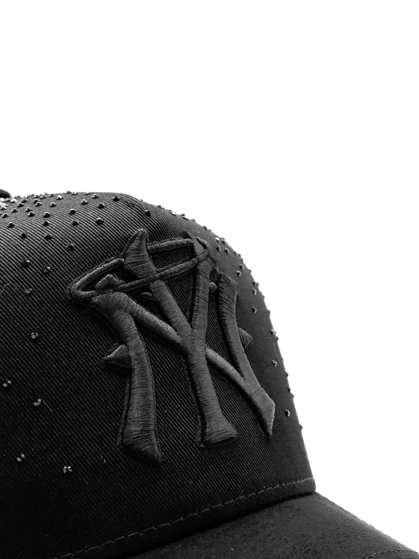 31 HATS "FOREVER BLACK"