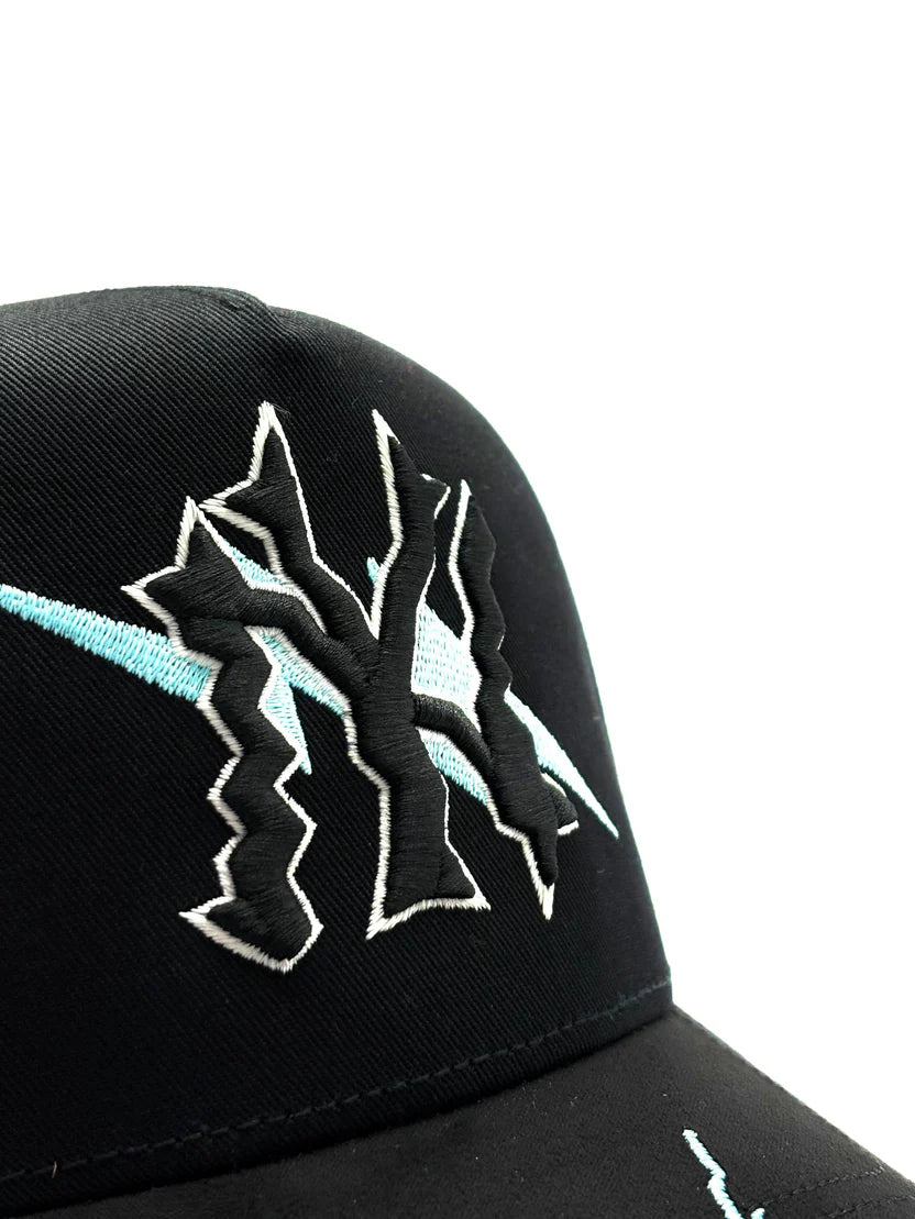 CAPS' FANS "NY ZEUS"